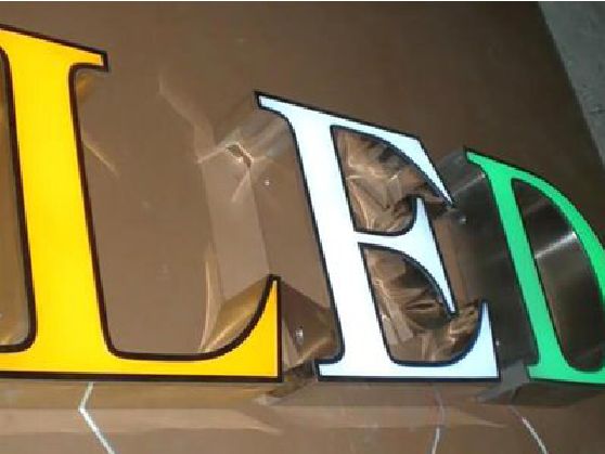东至介绍LED招牌的基础知识。