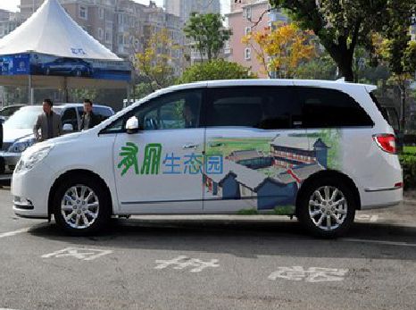 东至户外车贴喷绘如何保持效果?